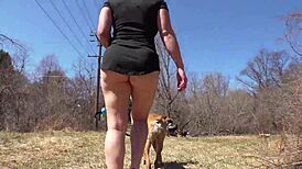 Чёрт, глянь на эту большую жопу милф, которая вышагивает и раздвигает в публичном месте, часть 1!