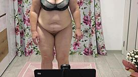 Juicy Pawg Milf Shakes in Various Panties