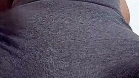 Castigo al coño con nalgadas por diez minutos