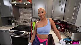 i get naked as a maid for cash