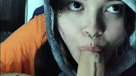 ela quer chupar a novinha submissa white moon