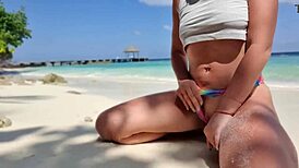 ¿Has probado paja extrema pública en la playa?