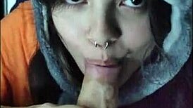 ela quer chupar a novinha submissa white moon