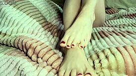 Beautiful Teen 18+ Shows Her Barefoot Feet In Homemade Softcore Video