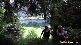 Gangbang sălbatic cu babe BBW în lederhosen la petrecere în aer liber