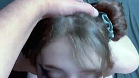 Pov Tvoje perfektní goth přítelkyně klečí a ničí make-up masivním facialem po cucání kurca