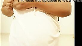 Indian Maid Flashing Her Boobs While Cleaning the House