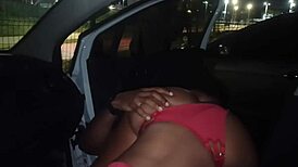 esposa de quatro para desconhecidos no dogging e o corno batendo punheta 🐶