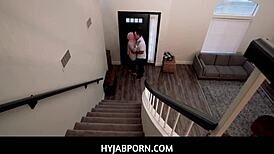 Hot Muslim Babe Chloe Amour Blowjobs Stranger