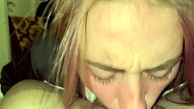 ดูสาวคนนี้อาแรงๆ ขณะโดนควยเปียกเย็ดหน้า