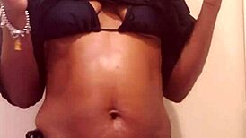 Naejae says, Watch me strip and squirt for you