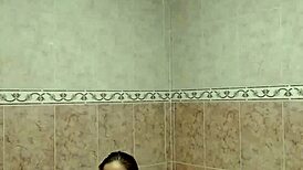 cojiendo y mamando puta infiel culona en jacuzzi, gimiendo y gozando la verga