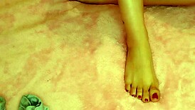 Latina gives her feet a rich, sensual massage after fixing them.