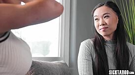 מילף נני ספנסר סקוט מזיינת את התחת המושלם של טין אסייתית קימי קימס