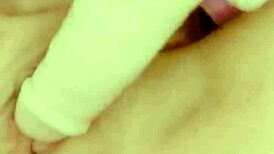 Cheeeeekymissy Gaps Extreme Close-Up Shaved Pussy