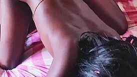 Miksi naapurini ebony-tyttöystävä hiippaili huoneeseeni hardcore-hauskanpitoon