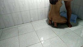 Anh giao hàng tiki số hưởng với bà chủ nhà nứng lồn quá mức