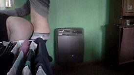 Cogiendo En La Cocina Al Lado Del Calefactor.