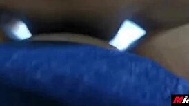 สลัดไทยผมน้ำตาลโดนเลียและเย็ดน้ำเงี่ยนล้น!