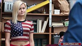 thief blows officer while bf watches 😏