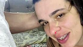 Äkta make tittar på när polaren knullar het ung fru