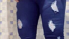 Mature Peruvian Ass Shaking In Hotel Bathroom Flashing