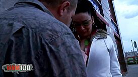 เจอ MILF สเปนสักคิ้วใหญ่ลามิอา ดาร์คบนถนน