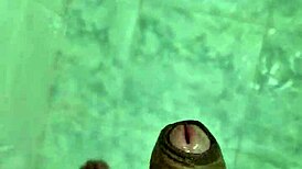 batendo punheta no banho com um twink fofo