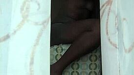 Naejae Onyxx Giantess Peeks Through My Window