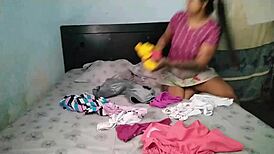 mi madrastra encuentra mis juguetes y propone usarlos conmigo