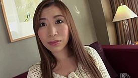 Koizumi Saya sucks with alluring face in model collection!! 😍