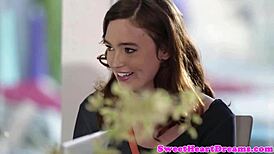 Teen dykes getting wild with tribbing and facesitting fun 😜