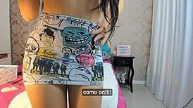 morena gostosa comandando tua punheta joi