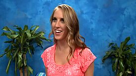 Mengapa tidak tonton urut webcam ini di mana dia membelai setiap inci badan saya