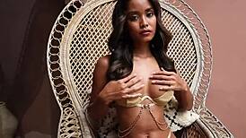 Horny Babe Putri Cinta Gets Fucked First Time