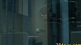 Olízal som jej riť a tvrdo ju vycikal veľkým kokotom