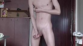 i's watchin' this slim gay teen 18+ masturbatin' his big twink dick till he cums