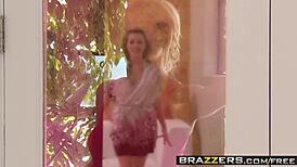 brazzers milfs courtney cummz jessica nyx keiran lee serve cummunity