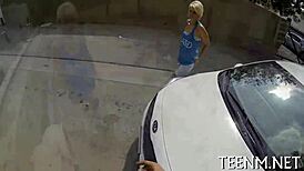 Mladá 18+ Dani Desire láká na divokou chtivou práci