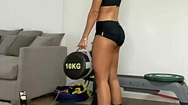 I can't stop staring at Sol Perez's cameltoe, it's so hot and tempting