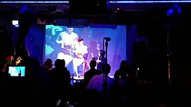 in the public park, she performs breast milk pumping