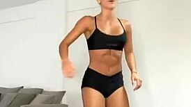 I can't stop staring at Sol Perez's cameltoe, it's so hot and tempting