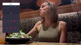 Veřejné vyvrcholení v restauraci pomocí dálkového vibrátoru Lush