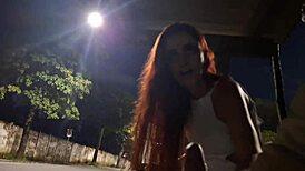 punheta arriscada no ponto de onibus ao lado de desconhecida linda