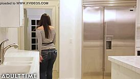 Lesbian Fingers Cheating Housewife Until She Squirts