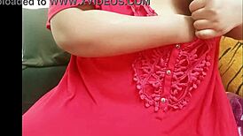 Indian lonely bhabi reveals her figure