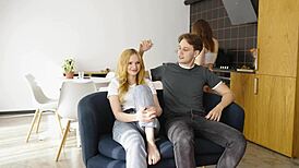 We sneak sex while big booty girlfriend cooks lunch nearby