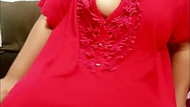 Indian lonely bhabi reveals her figure