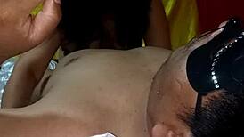 a mi madrasta le gusta que le meta el chupetin por su culo y vagina