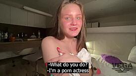 רוצה לזיין את הכוס הצרה של הבת החורגת שלי?